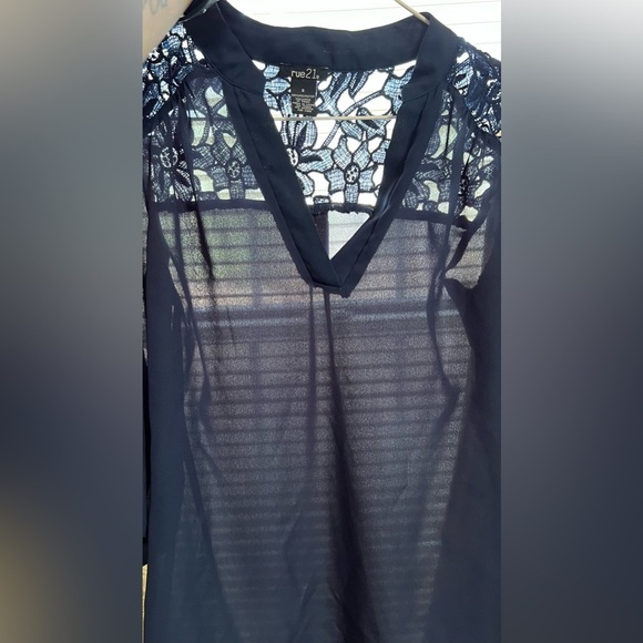 Rue 21 navy blue high low blouse with lace inlays around shoulders and back! - Picture 10 of 12